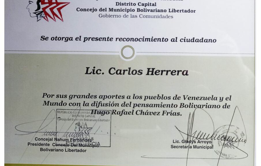 Libro de Chávez Frases y Pensamientos “El Legado” recibió reconocimiento del Gobierno de las Comunas del Consejo del Municipio Bolivariano Libertador