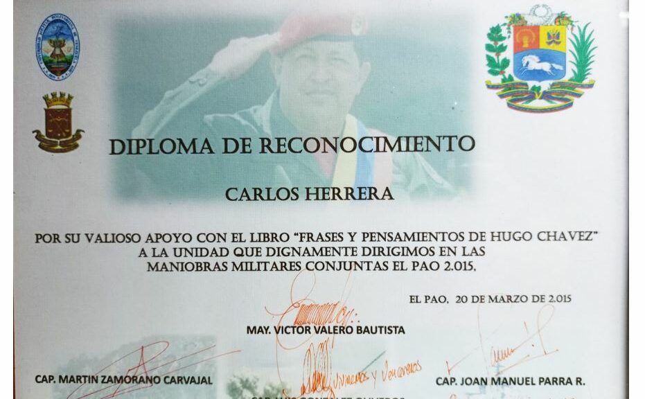 Libro de Chávez Frases y Pensamientos “El Legado” recibió reconocimiento de la Unidad de Maniobras Militares Conjuntas el PAO