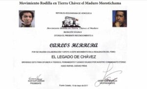 Libro de Chávez Frases y Pensamientos “El Legado” recibió reconocimiento del Movimiento Rodilla en Tierra Chávez el Maduro (Morotichama)
