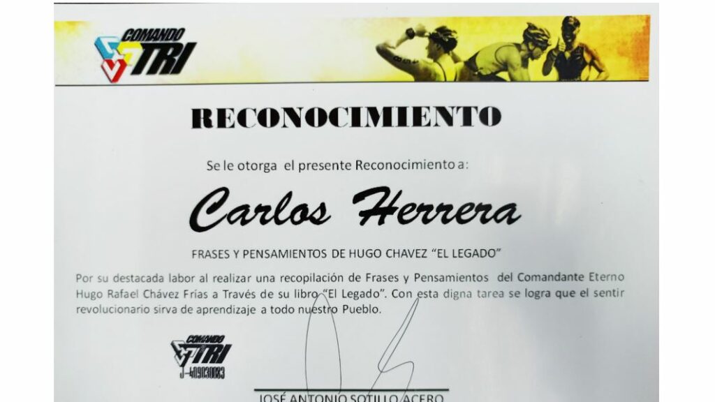 Libro de Chávez Frases y Pensamientos “El Legado” recibió reconocimiento del equipo de triatlón Comando Tri