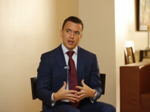 Noboa confía en que Chile superará la ola de incendios con «resiliencia y valentía»