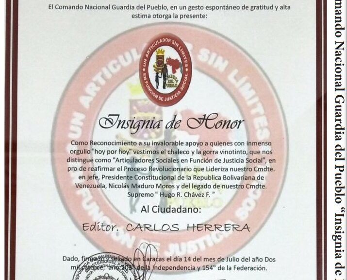 Libro de Chávez Frases y Pensamientos “El Legado” recibió la “Insignia de Honor” del Comando Nacional Guardia del Pueblo