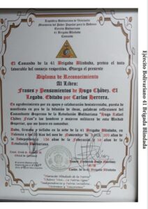 Libro de Chávez Frases y Pensamientos “El Legado” recibió reconocimiento de la 41 Brigada Blindada del Ejército Bolivariano