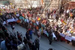 Protestan en Pakistán tras los resultados de las elecciones generales