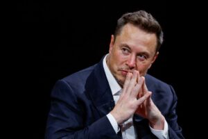 Una jueza cita a Elon Musk para testificar en el caso de la SEC por la compra de Twitter