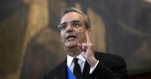 Abinader advierte que sin compromiso internacional sobre Haití su país «se defenderá solo»