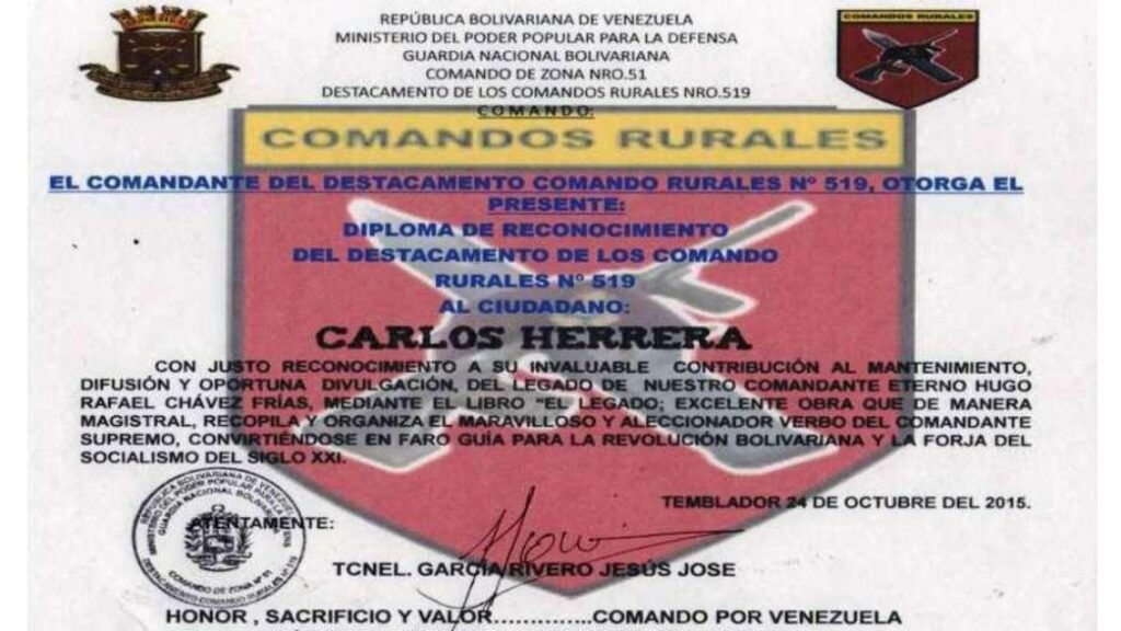 Libro de Chávez Frases y Pensamientos “El Legado” recibió reconocimiento del Destacamento de los Comandos Rurales N° 519