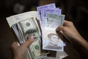 Trabajadores de Venezuela esperan un incremento «significativo» del salario antes de abril