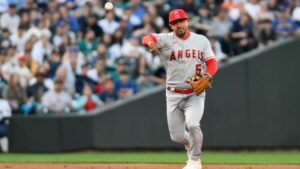 El venezolano Eduardo Escobar firma contrato de ligas menores con los Azulejos de Toronto