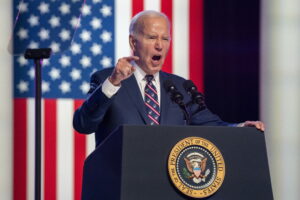 Exinformante acusado de mentir sobre los Biden afirma que Rusia le pasó información