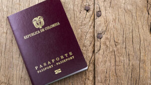 Gobierno colombiano adjudica contrato de pasaportes a firma que los elabora hace 17 años