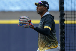 Leones ratificó a José Alguacil con nuevos acompañante