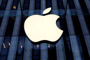 Apple dice que la multa de la CE no se sostiene en evidencias y busca favorecer a Spotify