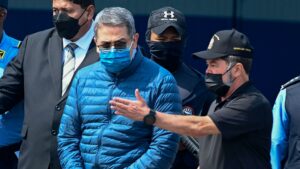 Dos generales viajaron sin permiso a EEUU para el juicio contra el expresidente hondureño