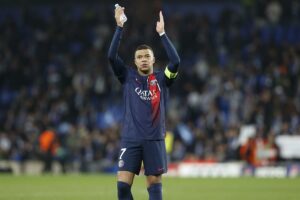 Mbappe niega tener problema alguno con Luis Enrique