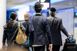 Huelga de personal de seguridad de aeropuertos en Alemania se extiende al viernes