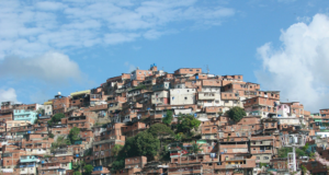 51,9 % de los hogares de Venezuela vive una «pobreza multidimensional», según encuesta