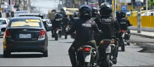 Asesinan a tiros a una alcaldesa de Ecuador en medio del estado de excepción
