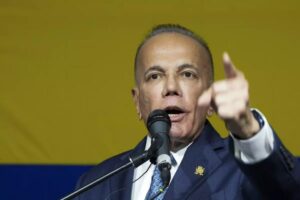 Rosales a la Plataforma Unitaria: «Busquen a un candidato que pase las trabas y entrego la candidatura»