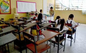 Cendas-FVM: Un docente venezolano necesita 26 veces su salario para alimentar a una familia