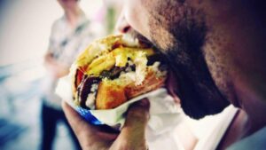 Investigadores descubren neuronas relacionadas con la búsqueda compulsiva de alimentos