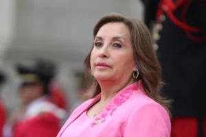 Presidenta de Perú declara al fiscal general durante cinco horas por el caso Rolex