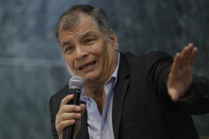 Rafael Correa afirma que el referéndum en Ecuador fue una «rotunda derrota» para Noboa