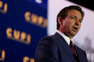 DeSantis anuncia que 722 estadounidenses han sido evacuados de Haití en vuelos a Florida