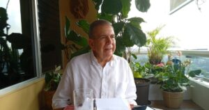 Edmundo González desmiente rumores de “financiación” de campaña: “Esto sale de mi bolsillo”