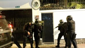 Ecuador defiende que el asalto a la embajada de México fue un acto «excepcional»