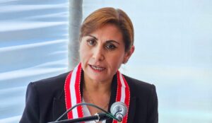 Fiscal General de Perú suspendida pide revertir el «hito nefasto» de su sanción