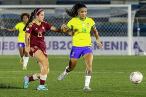 Venezuela y Perú se juegan por separado la última carta para ir al Mundial de Colombia