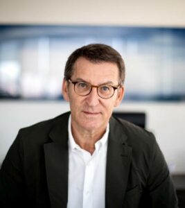 Líder de la oposición en España anuncia una gran movilización «para defender la democracia»