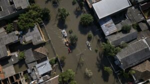 Agua anega dos barrios más de Porto Alegre por la desconexión de una bomba de drenaje