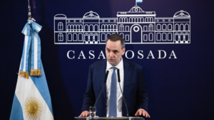 Gobierno de Milei anuncia que descontará el día a empleados estatales que hagan paro