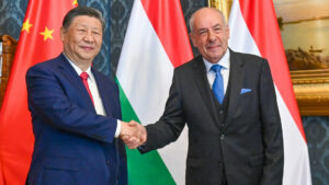Xi: China está dispuesta a llevar sus relaciones con Hungría a «un nivel superior»