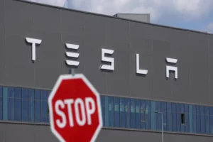 Alto directivo de Tesla renuncia tras recientes despidos: «Están sacudiendo a la empresa y su moral»