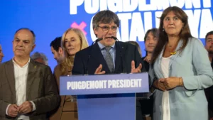 Puigdemont abre contactos con ERC y confirma que intentará la investidura