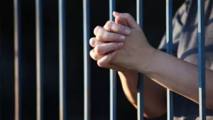 Cadena perpetua para una madre italiana que dejó morir de hambre a su hija