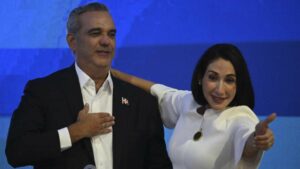 Luis Abinader es reelecto presidente por 57.51% de los votos