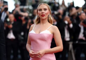 Scarlett Johansson dice que OpenAI aceptó a «regañadientes» pausar la voz de ChatGPT