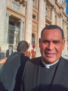Padre Carlos Boully, rector de la UCSAR es el pionero de las acreditaciones de saberes en Venezuela
