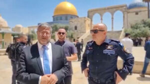 Un ministro israelí visita la mezquita de Al Aqsa y afirma que «pertenece solo a Israel»