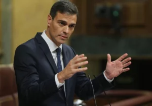 Sánchez cree «proporcional» retirar a la embajadora en Argentina y la oposición se lo afea