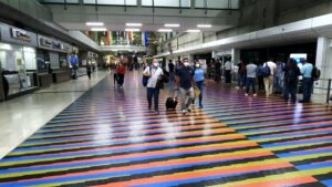 Dominicana deja sin efecto la revocación de las operaciones de aerolíneas venezolanas