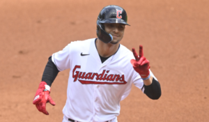 Andrés Giménez pega jonrón de 3 carreras y lidera barrida de Guardianes sobre Mets