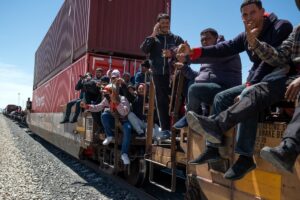 Una ola de secuestros causa alarma entre migrantes de la frontera de México con EE.UU.