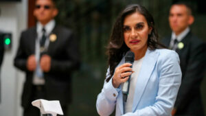 Viceministro de Ecuador cree que sería «nefasto» que vicepresidenta asuma la Presidencia