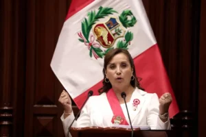 Abogado de Boluarte acusa a fiscal peruano de hacer preguntas capciosas a la mandataria
