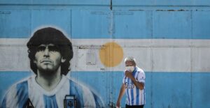 Juicio que investiga la muerte de Maradona comenzará el 1 de octubre
